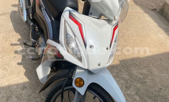 Acheter Occasion Moto Haojue Lucky Blanc à Lomé, Togo