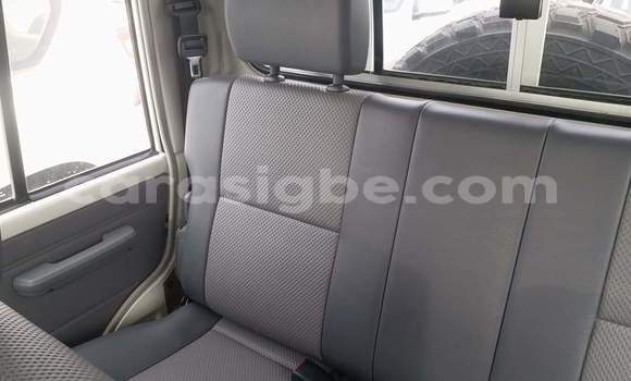 Buy Used Toyota Land Cruiser White Car in Lome in Togo Buy Used Toyota Land Cruiser White Car in Lome in Togo