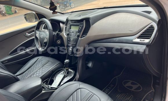 Acheter Occasion Voiture Hyundai Santa Fe Blanc à Lomé, Togo Acheter Occasion Voiture Hyundai Santa Fe Blanc à Lomé, Togo