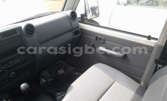 Buy Used Toyota Land Cruiser White Car in Lome in Togo Buy Used Toyota Land Cruiser White Car in Lome in Togo