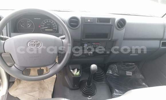 Buy Used Toyota Land Cruiser White Car in Lome in Togo Buy Used Toyota Land Cruiser White Car in Lome in Togo