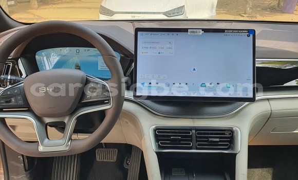 Acheter Occasion Voiture BYD E6 Gris à Lomé, Togo Acheter Occasion Voiture BYD E6 Gris à Lomé, Togo