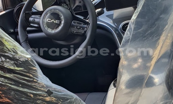 Acheter Neuf Voiture BYD E6 Blanc à Lomé, Togo Acheter Neuf Voiture BYD E6 Blanc à Lomé, Togo