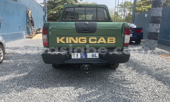 Buy Used Nissan Navara Green Car in Lome in Togo Buy Used Nissan Navara Green Car in Lome in Togo