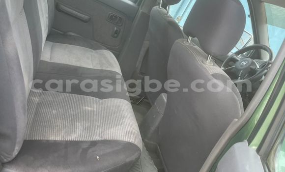 Buy Used Nissan Navara Green Car in Lome in Togo Buy Used Nissan Navara Green Car in Lome in Togo
