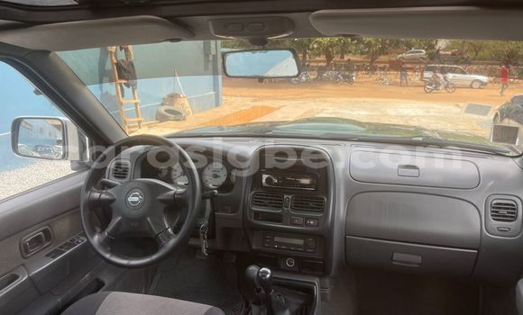 Buy Used Nissan Navara Green Car in Lome in Togo Buy Used Nissan Navara Green Car in Lome in Togo