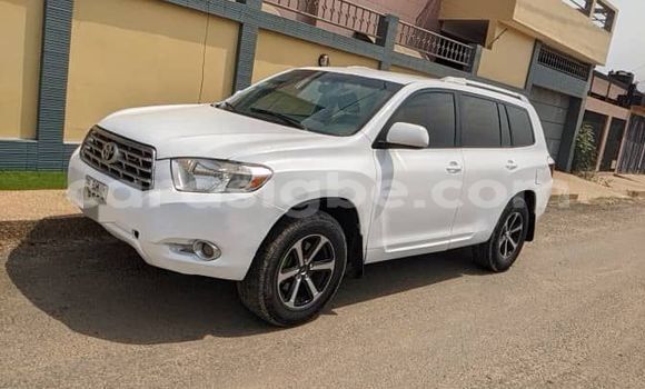 Buy Used Toyota Highlander White Car in Lome in Maritime Buy Used Toyota Highlander White Car in Lome in Maritime