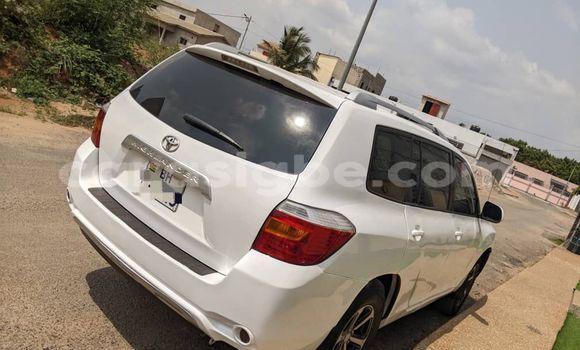 Buy Used Toyota Highlander White Car in Lome in Maritime Buy Used Toyota Highlander White Car in Lome in Maritime