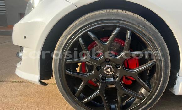 Buy Used Mercedes‒Benz C–Class White Car in Lome in Togo Buy Used Mercedes‒Benz C–Class White Car in Lome in Togo