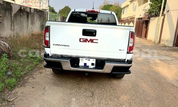 Acheter Occasion Voiture GMC Canyon Blanc à Lomé, Togo Acheter Occasion Voiture GMC Canyon Blanc à Lomé, Togo