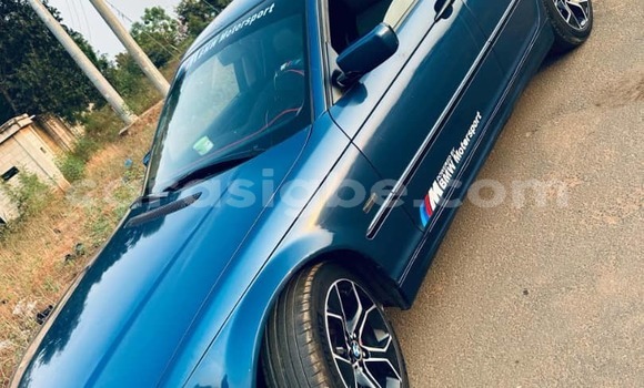 Acheter Occasion Voiture BMW E46 Bleu à Lomé, Togo Acheter Occasion Voiture BMW E46 Bleu à Lomé, Togo