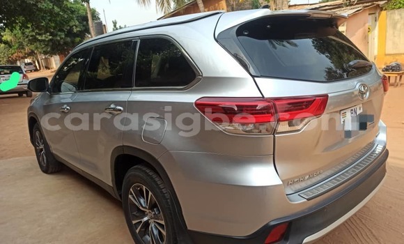 Acheter Occasion Voiture Toyota Highlander Gris à Lomé, Togo Acheter Occasion Voiture Toyota Highlander Gris à Lomé, Togo