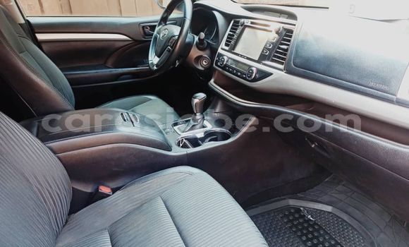 Acheter Occasion Voiture Toyota Highlander Gris à Lomé, Togo Acheter Occasion Voiture Toyota Highlander Gris à Lomé, Togo