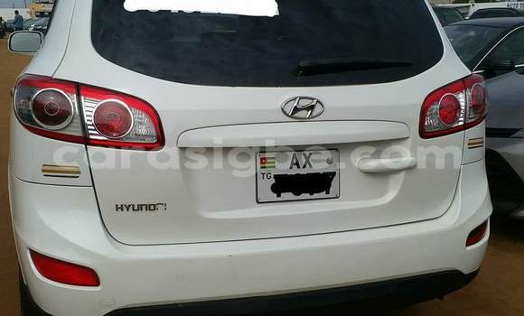Buy Used Hyundai Santa Fe White Car in Lome in Togo Buy Used Hyundai Santa Fe White Car in Lome in Togo