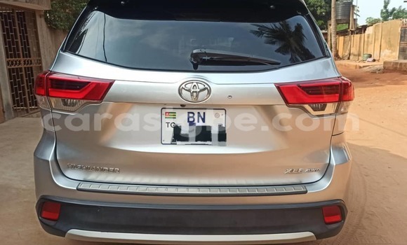 Acheter Occasion Voiture Toyota Highlander Gris à Lomé, Togo Acheter Occasion Voiture Toyota Highlander Gris à Lomé, Togo