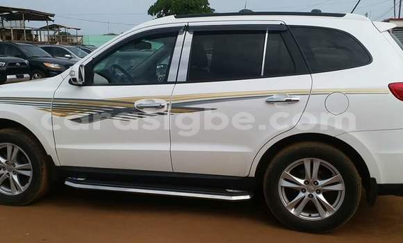 Buy Used Hyundai Santa Fe White Car in Lome in Togo Buy Used Hyundai Santa Fe White Car in Lome in Togo