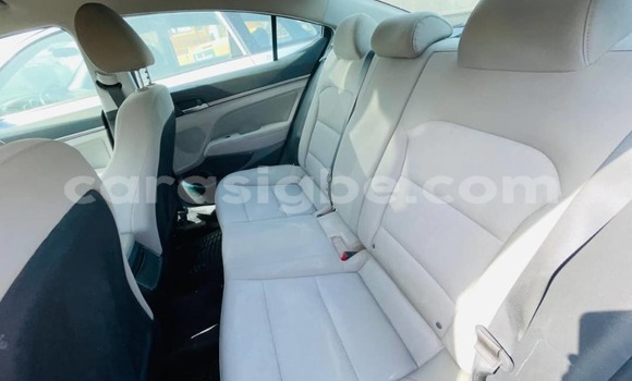Acheter Occasion Voiture Hyundai Elantra Gris à Lomé, Togo Acheter Occasion Voiture Hyundai Elantra Gris à Lomé, Togo