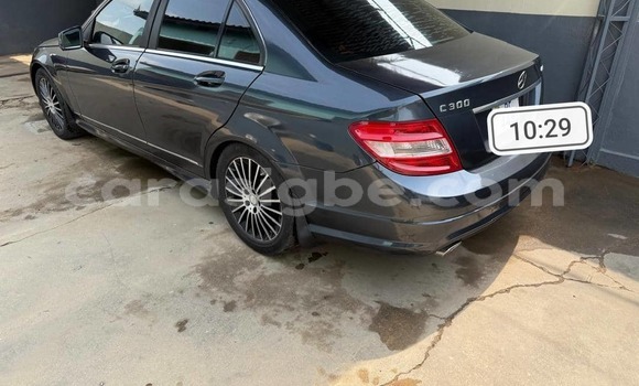 Buy Used Mercedes‒Benz 300–Series Black Car in Lome in Maritime Buy Used Mercedes‒Benz 300–Series Black Car in Lome in Maritime