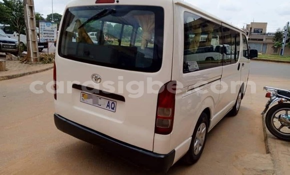 Buy Used Toyota Hiace White Car in Lome in Togo Buy Used Toyota Hiace White Car in Lome in Togo