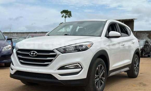 Buy Used Hyundai Tucson White Car in Lome in Togo Buy Used Hyundai Tucson White Car in Lome in Togo