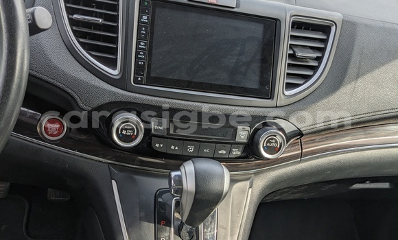 Buy Used Honda CR–V White Car in Lome in Togo Buy Used Honda CR–V White Car in Lome in Togo