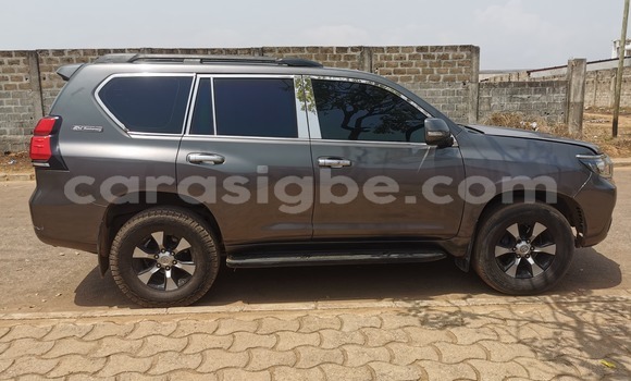 Acheter Occasion Voiture Toyota Land Cruiser Prado Gris à Lomé, Togo Acheter Occasion Voiture Toyota Land Cruiser Prado Gris à Lomé, Togo