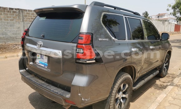 Acheter Occasion Voiture Toyota Land Cruiser Prado Gris à Lomé, Togo Acheter Occasion Voiture Toyota Land Cruiser Prado Gris à Lomé, Togo