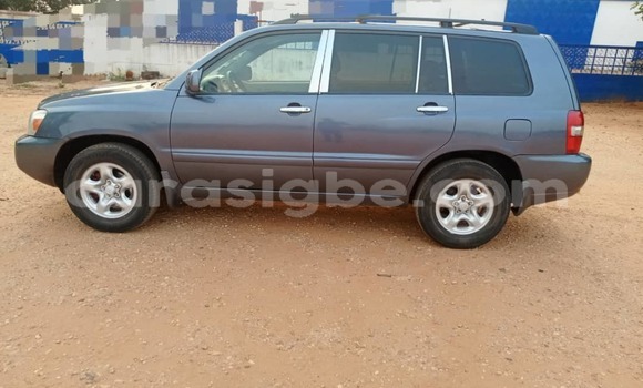 Acheter Occasion Voiture Toyota Highlander Bleu à Lomé, Togo Acheter Occasion Voiture Toyota Highlander Bleu à Lomé, Togo