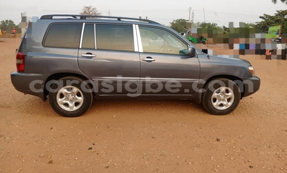 Acheter Occasion Voiture Toyota Highlander Bleu à Lomé, Togo Acheter Occasion Voiture Toyota Highlander Bleu à Lomé, Togo