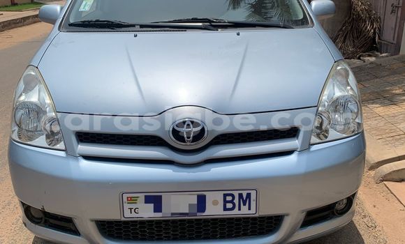 Acheter Occasion Voiture Toyota Corolla Verso Gris à Lomé, Togo Acheter Occasion Voiture Toyota Corolla Verso Gris à Lomé, Togo