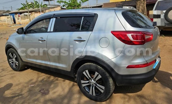 Acheter Occasion Voiture Kia Sportage Gris à Lomé, Togo Acheter Occasion Voiture Kia Sportage Gris à Lomé, Togo