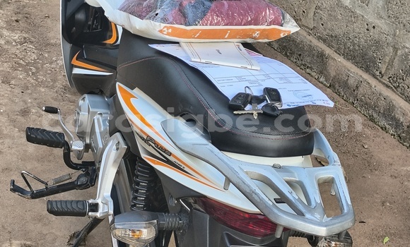 Buy Used Haojue Lucky White Bike in Lome in Togo Buy Used Haojue Lucky White Bike in Lome in Togo