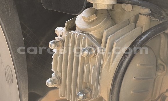 Buy Used Haojue Lucky White Bike in Lome in Togo Buy Used Haojue Lucky White Bike in Lome in Togo