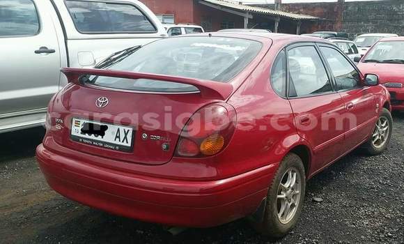 Acheter Occasion Voiture Toyota Corolla Rouge à Lomé, Togo Acheter Occasion Voiture Toyota Corolla Rouge à Lomé, Togo
