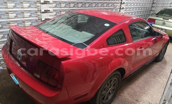 Acheter Occasion Voiture FORD MUSTANG Rouge à Lomé, Togo Acheter Occasion Voiture FORD MUSTANG Rouge à Lomé, Togo