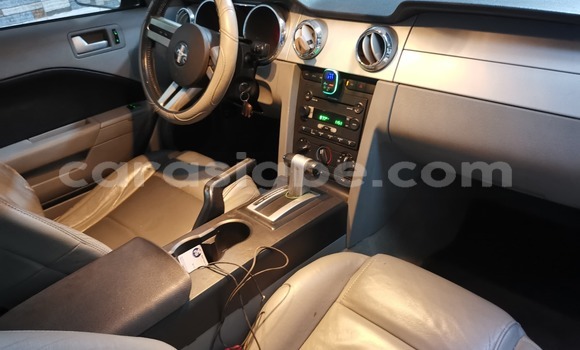 Acheter Occasion Voiture FORD MUSTANG Rouge à Lomé, Togo Acheter Occasion Voiture FORD MUSTANG Rouge à Lomé, Togo