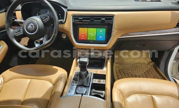 Buy Used MG RX5 White Car in Lome in Togo Buy Used MG RX5 White Car in Lome in Togo