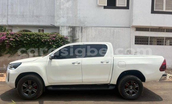 Buy Used Toyota Hilux White Car in Lome in Togo Buy Used Toyota Hilux White Car in Lome in Togo