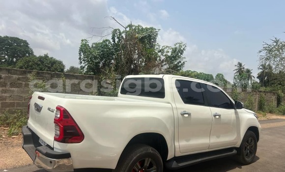 Buy Used Toyota Hilux White Car in Lome in Togo Buy Used Toyota Hilux White Car in Lome in Togo