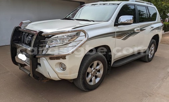 Acheter Occasion Voiture Toyota Land Cruiser Blanc à Lomé, Togo Acheter Occasion Voiture Toyota Land Cruiser Blanc à Lomé, Togo