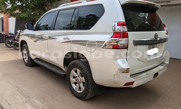 Acheter Occasion Voiture Toyota Land Cruiser Blanc à Lomé, Togo Acheter Occasion Voiture Toyota Land Cruiser Blanc à Lomé, Togo