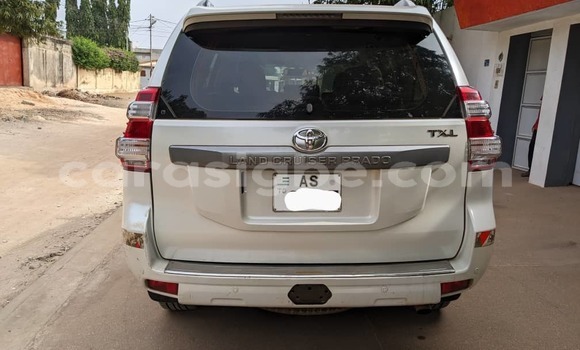 Acheter Occasion Voiture Toyota Land Cruiser Blanc à Lomé, Togo Acheter Occasion Voiture Toyota Land Cruiser Blanc à Lomé, Togo