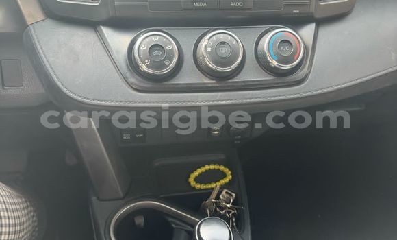 Acheter Occasion Voiture Toyota RAV4 Bleu à Lomé, Togo Acheter Occasion Voiture Toyota RAV4 Bleu à Lomé, Togo