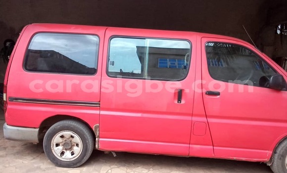 Acheter Occasion Voiture Toyota Hiace Rouge à Lomé, Togo Acheter Occasion Voiture Toyota Hiace Rouge à Lomé, Togo