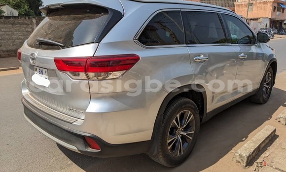 Acheter Occasion Voiture Toyota Highlander Gris à Lomé, Togo Acheter Occasion Voiture Toyota Highlander Gris à Lomé, Togo