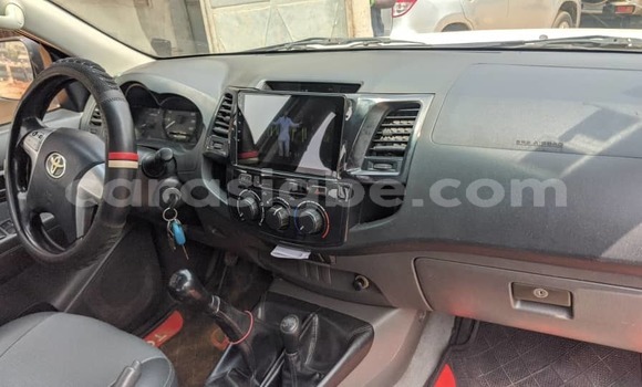 Acheter Occasion Voiture Toyota Hilux Blanc à Lomé, Togo Acheter Occasion Voiture Toyota Hilux Blanc à Lomé, Togo