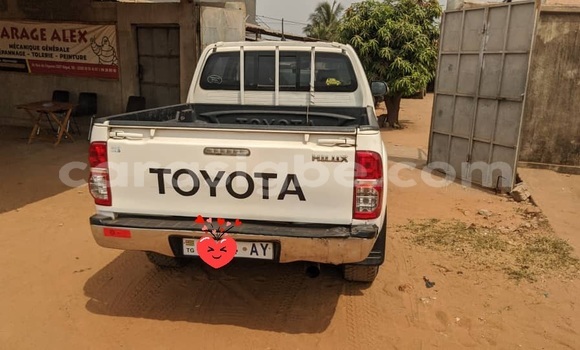 Acheter Occasion Voiture Toyota Hilux Blanc à Lomé, Togo Acheter Occasion Voiture Toyota Hilux Blanc à Lomé, Togo
