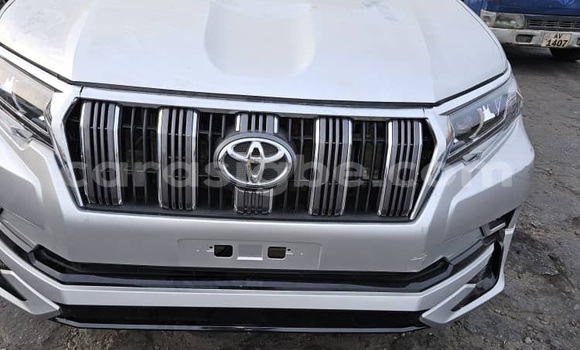 Acheter Occasion Voiture Toyota Prado Gris à Lomé, Togo Acheter Occasion Voiture Toyota Prado Gris à Lomé, Togo