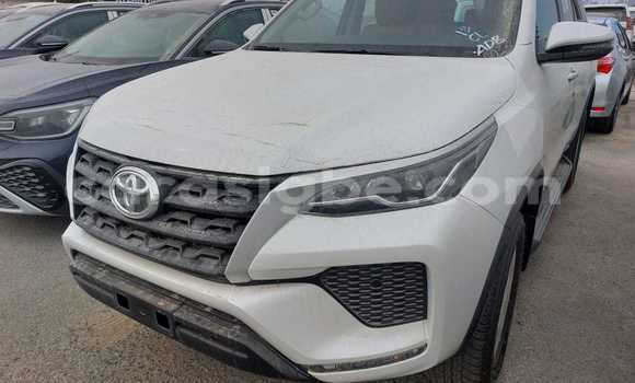 Acheter Import Voiture Toyota Fortuner Gris à Lomé, Togo
