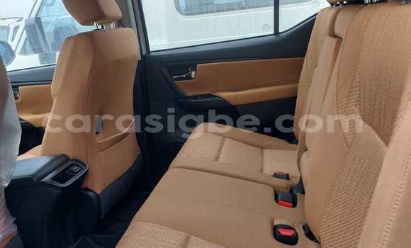 Acheter Import Voiture Toyota Fortuner Gris à Lomé, Togo Acheter Import Voiture Toyota Fortuner Gris à Lomé, Togo